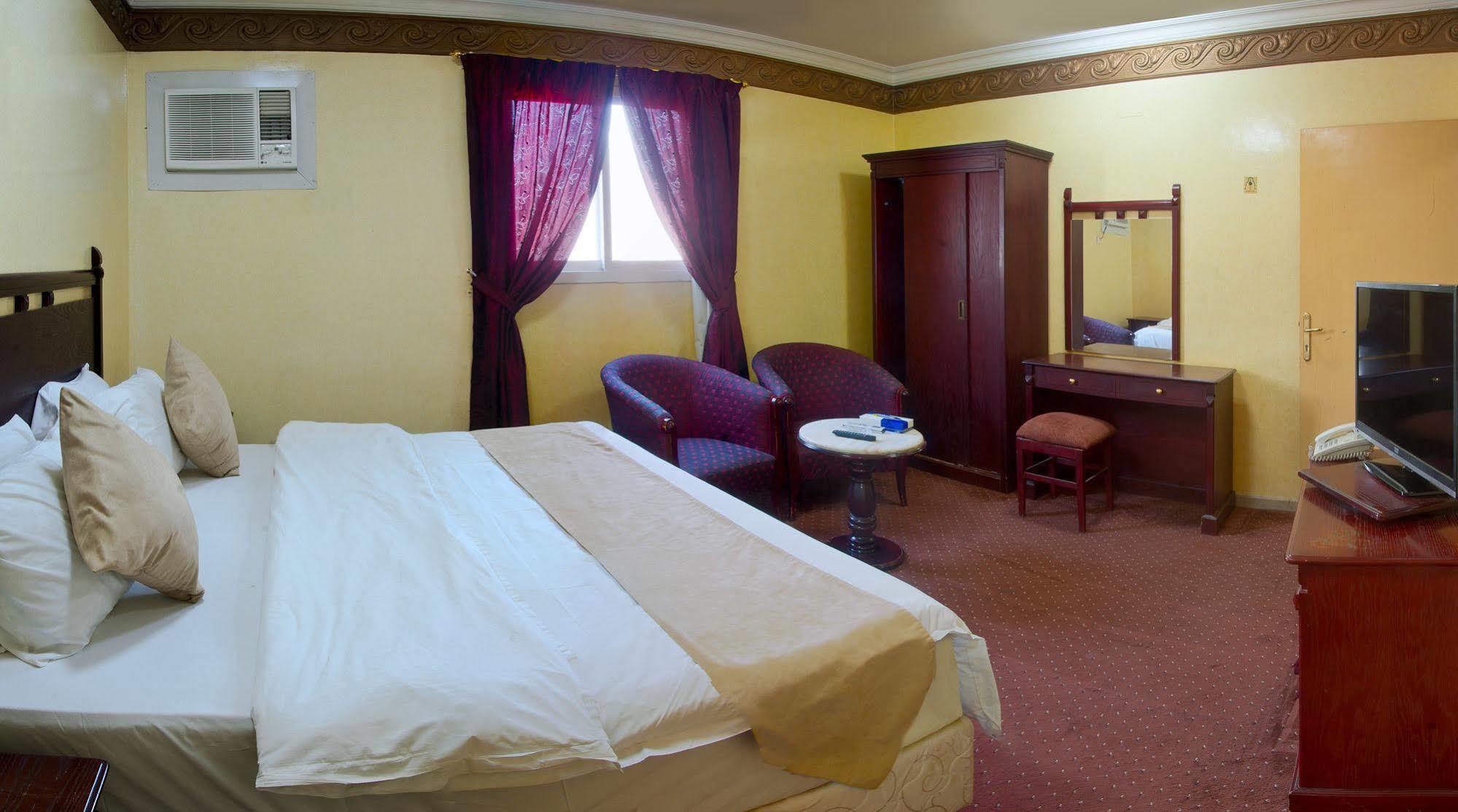 Al Farhan Hotel Suites Al Aqiq Riad Exterior foto